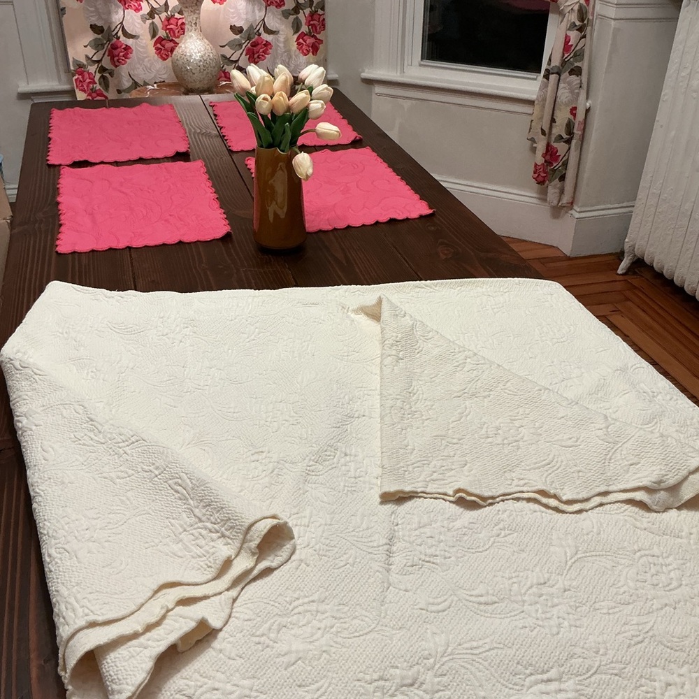 Well Dressed Home Matelasse Cotton Bedspread - Picture 11 of 14